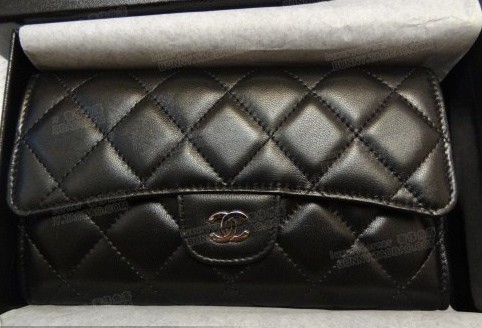 同学们~想问一下这款香奈儿皮夹香港的价格,谢