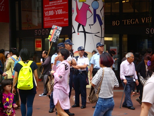 Fourth Hongkong 钱篓子一家三口暴走尖沙咀、