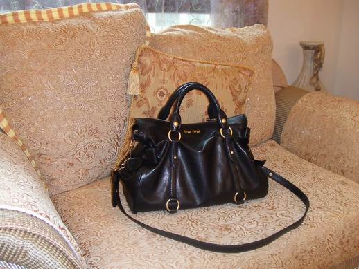 求助帖~~11月去香港~~买什么包包好呢~~ - 香